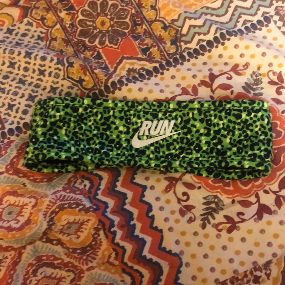 Nike running headband